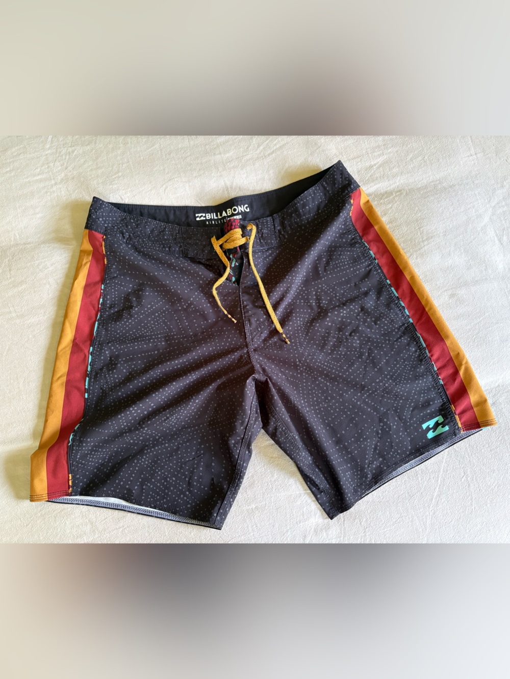 Billabong Men’s Board shorts size 33
